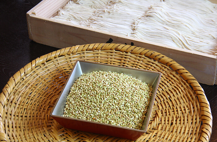 伝統の蕎麦と食材